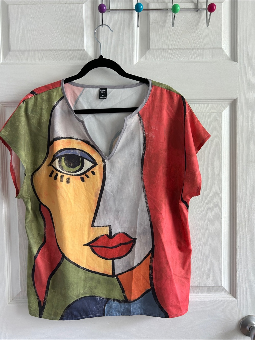 Abstract Face Print Short Sleeve Tee in Red Multi